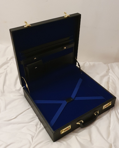 Regalia Briefcase - Imitation Leather [Craft Provincial] - Click Image to Close